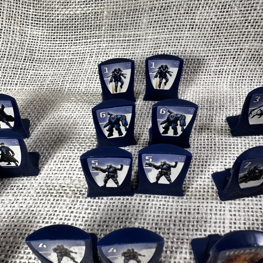 Stratego Sci Fi Blue Army Complete 30 Piece Replacement Set Bomb Flag Spy - Picture 6 of 11